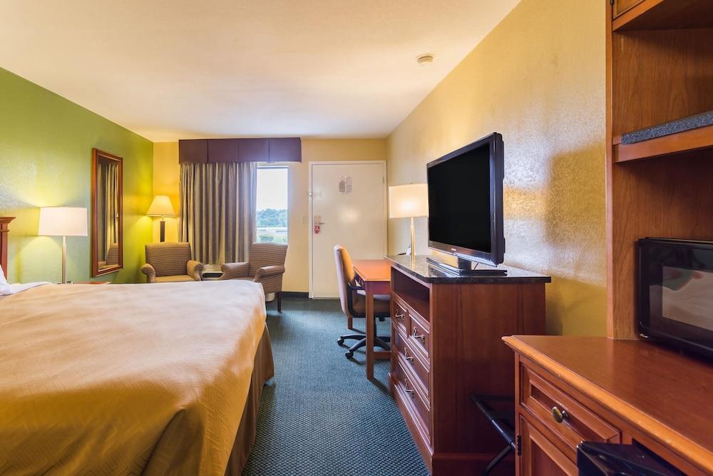 Econo Lodge White Pine Morristown I-81 & I-40 Split Экстерьер фото