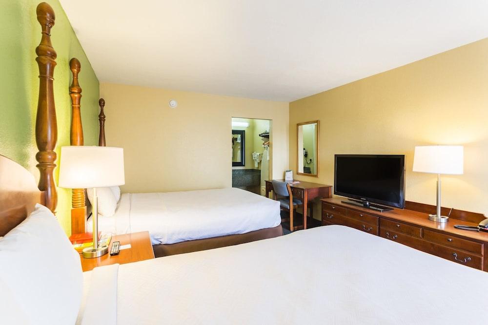 Econo Lodge White Pine Morristown I-81 & I-40 Split Экстерьер фото