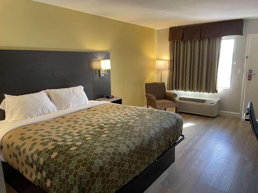Econo Lodge White Pine Morristown I-81 & I-40 Split Номер фото