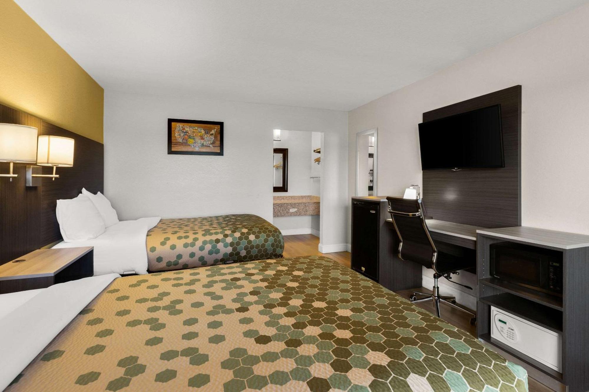 Econo Lodge White Pine Morristown I-81 & I-40 Split Экстерьер фото