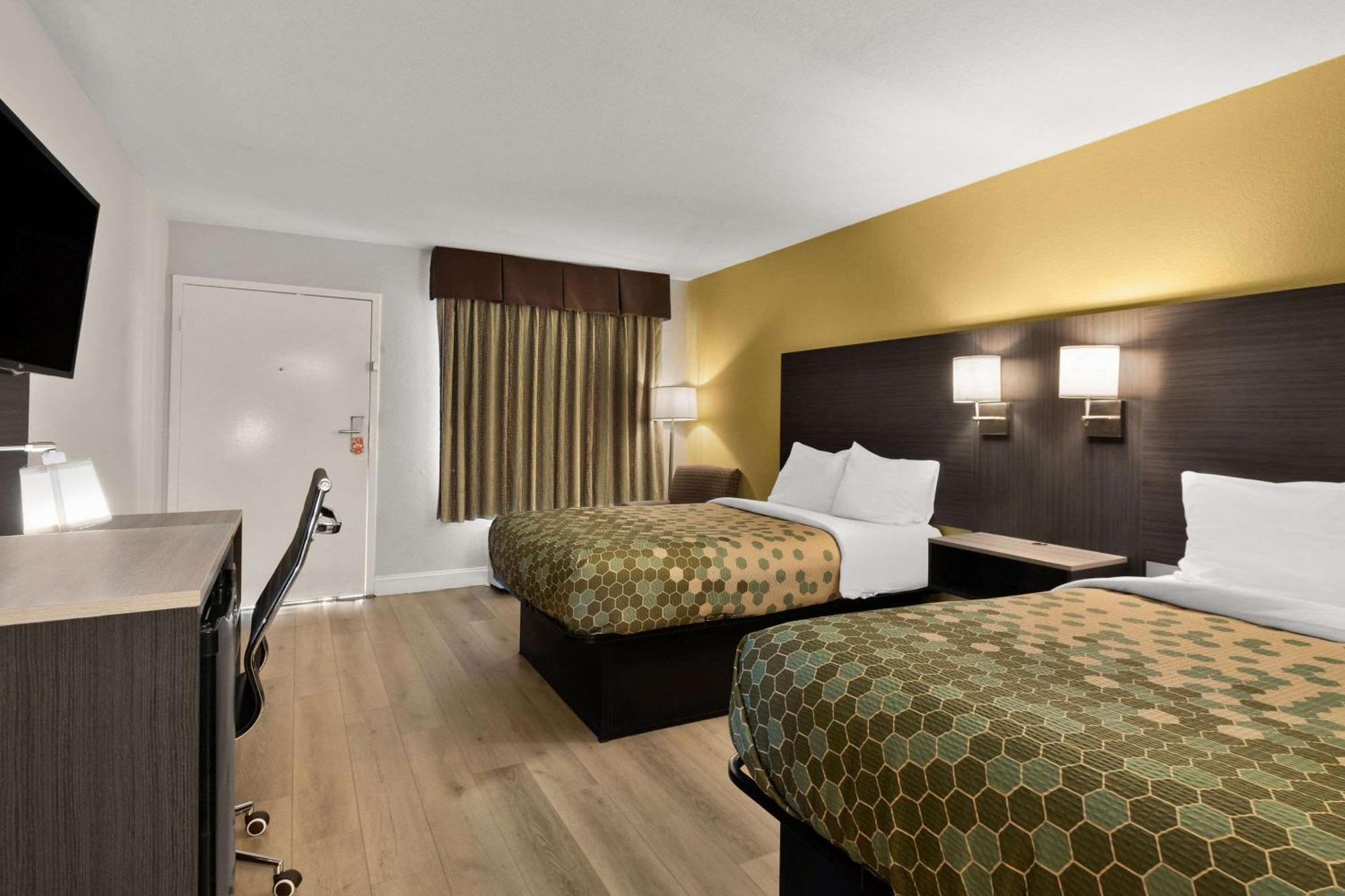 Econo Lodge White Pine Morristown I-81 & I-40 Split Экстерьер фото