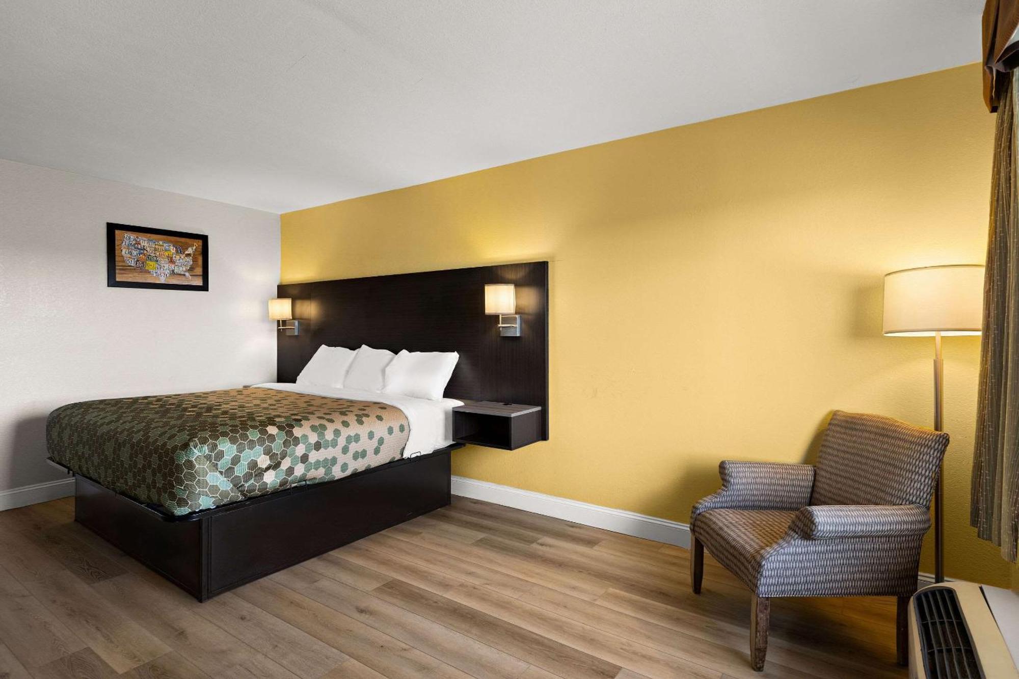 Econo Lodge White Pine Morristown I-81 & I-40 Split Экстерьер фото