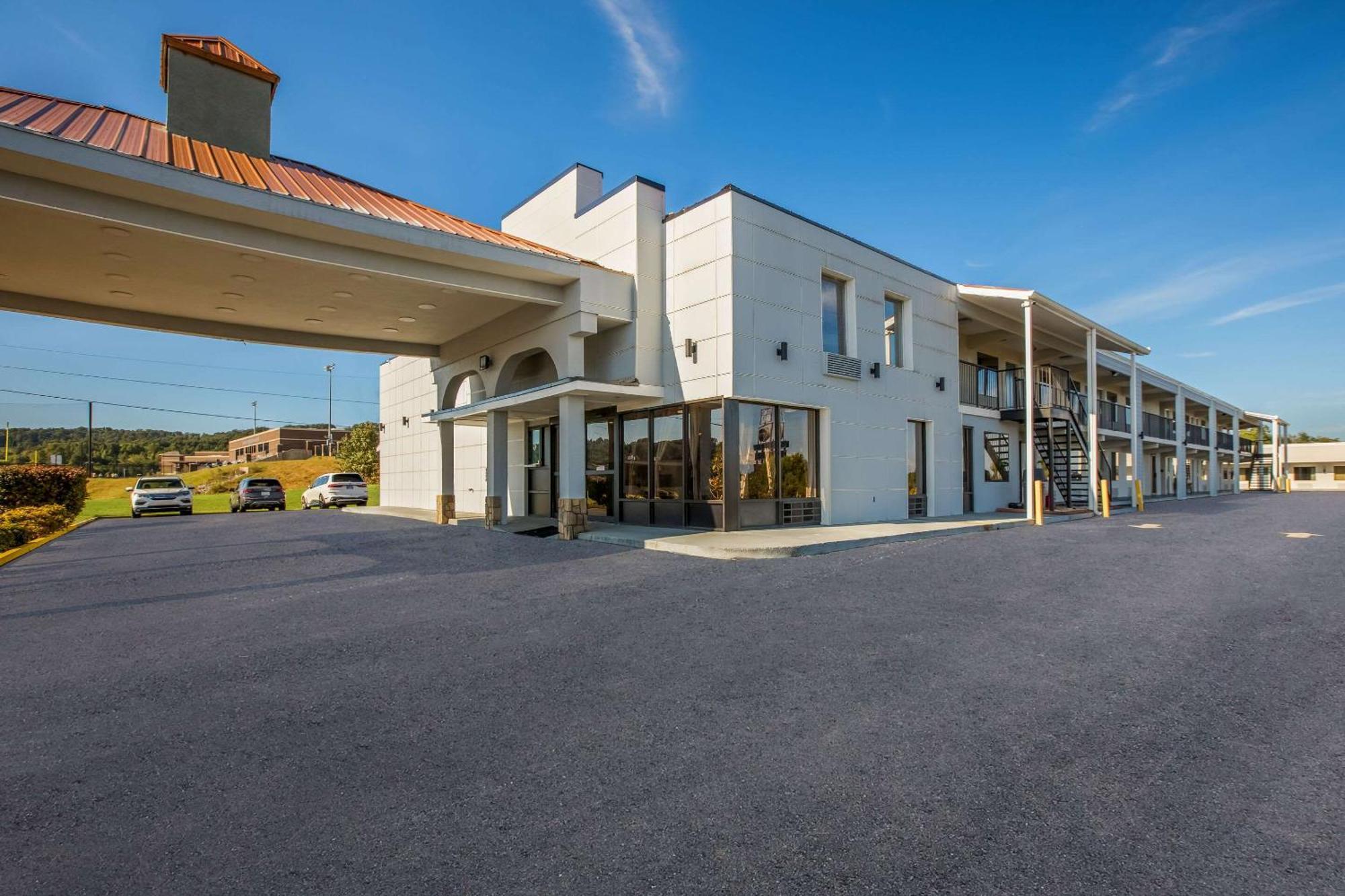 Econo Lodge White Pine Morristown I-81 & I-40 Split Экстерьер фото