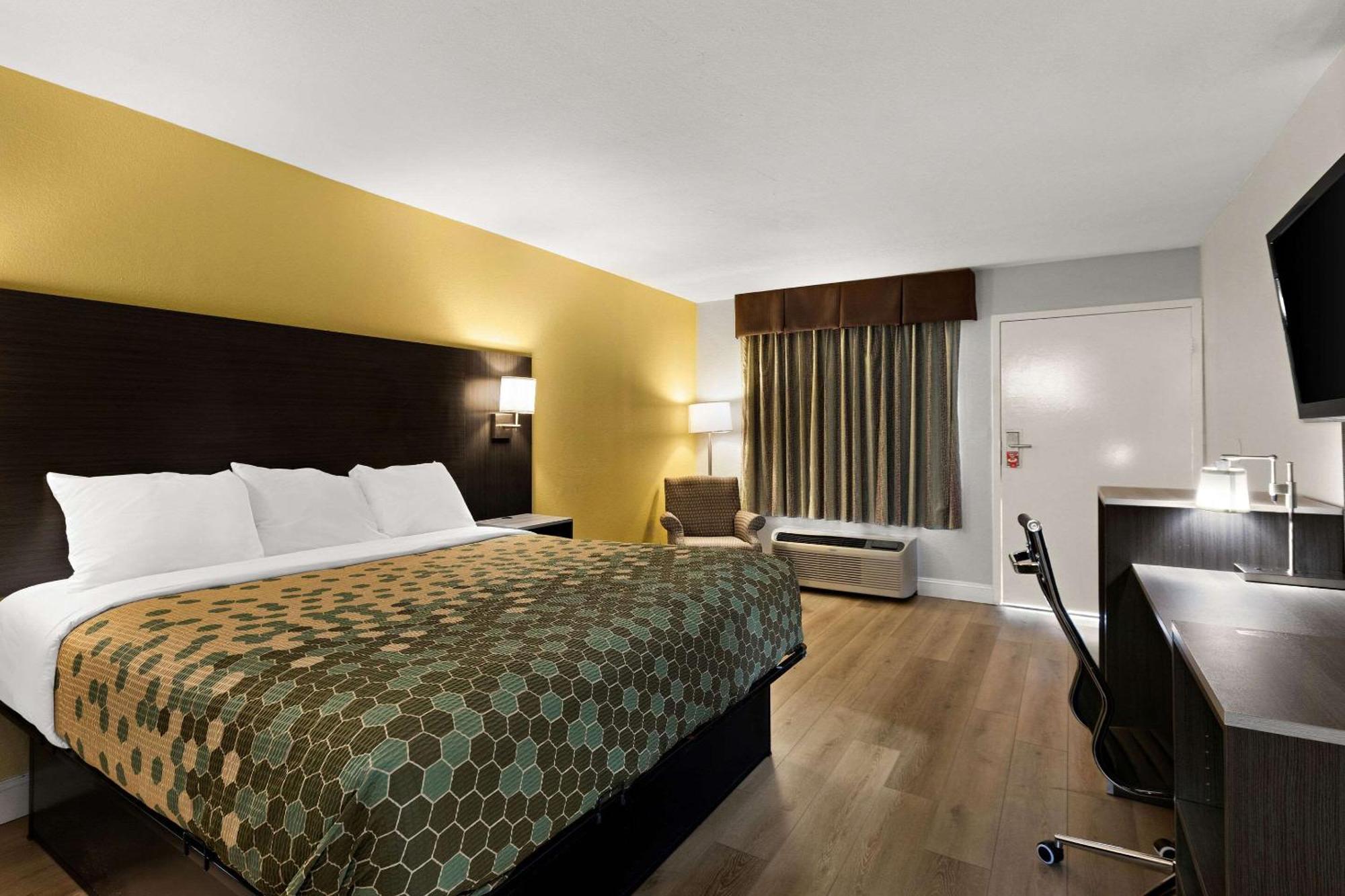 Econo Lodge White Pine Morristown I-81 & I-40 Split Экстерьер фото
