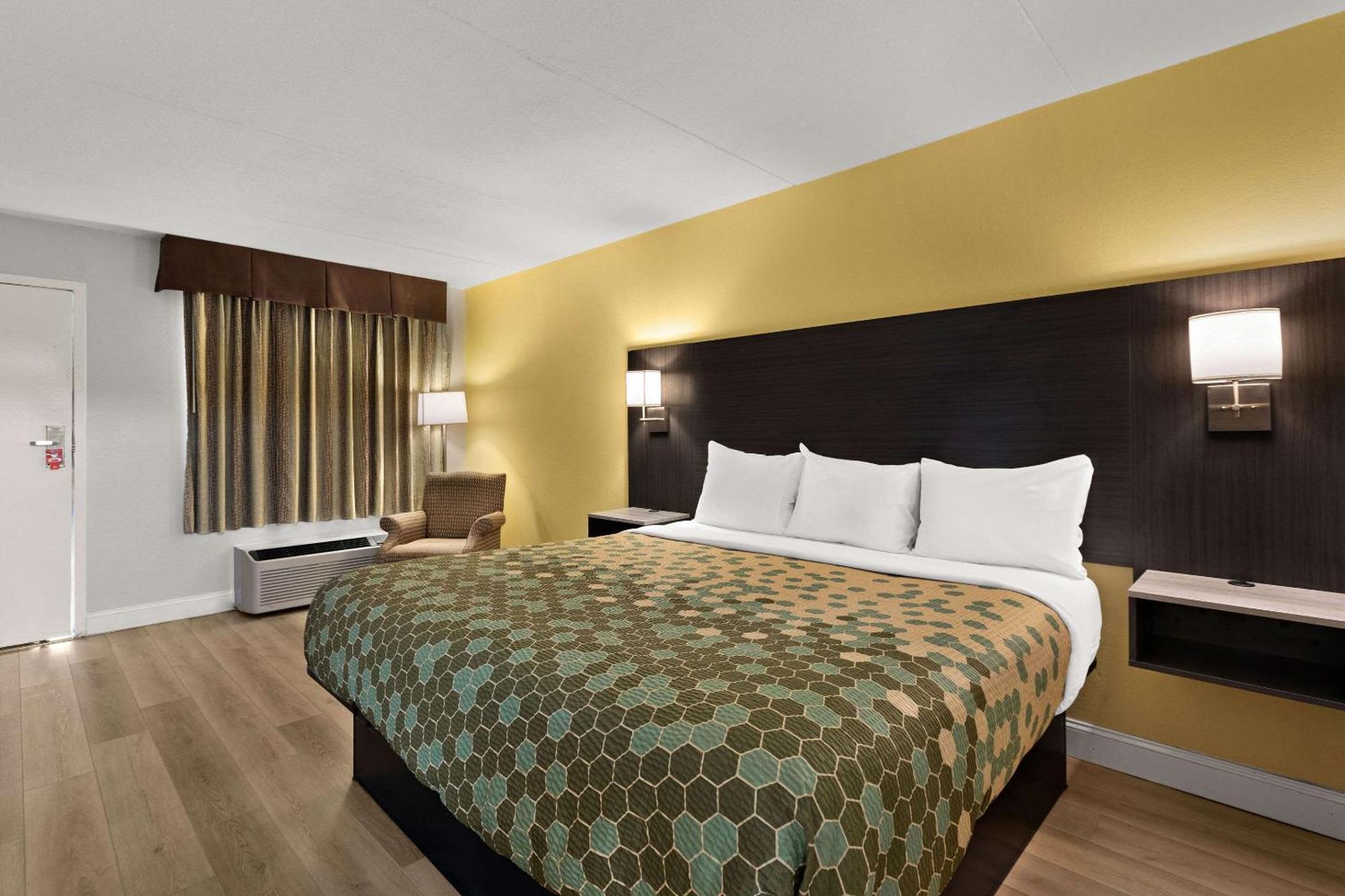 Econo Lodge White Pine Morristown I-81 & I-40 Split Экстерьер фото