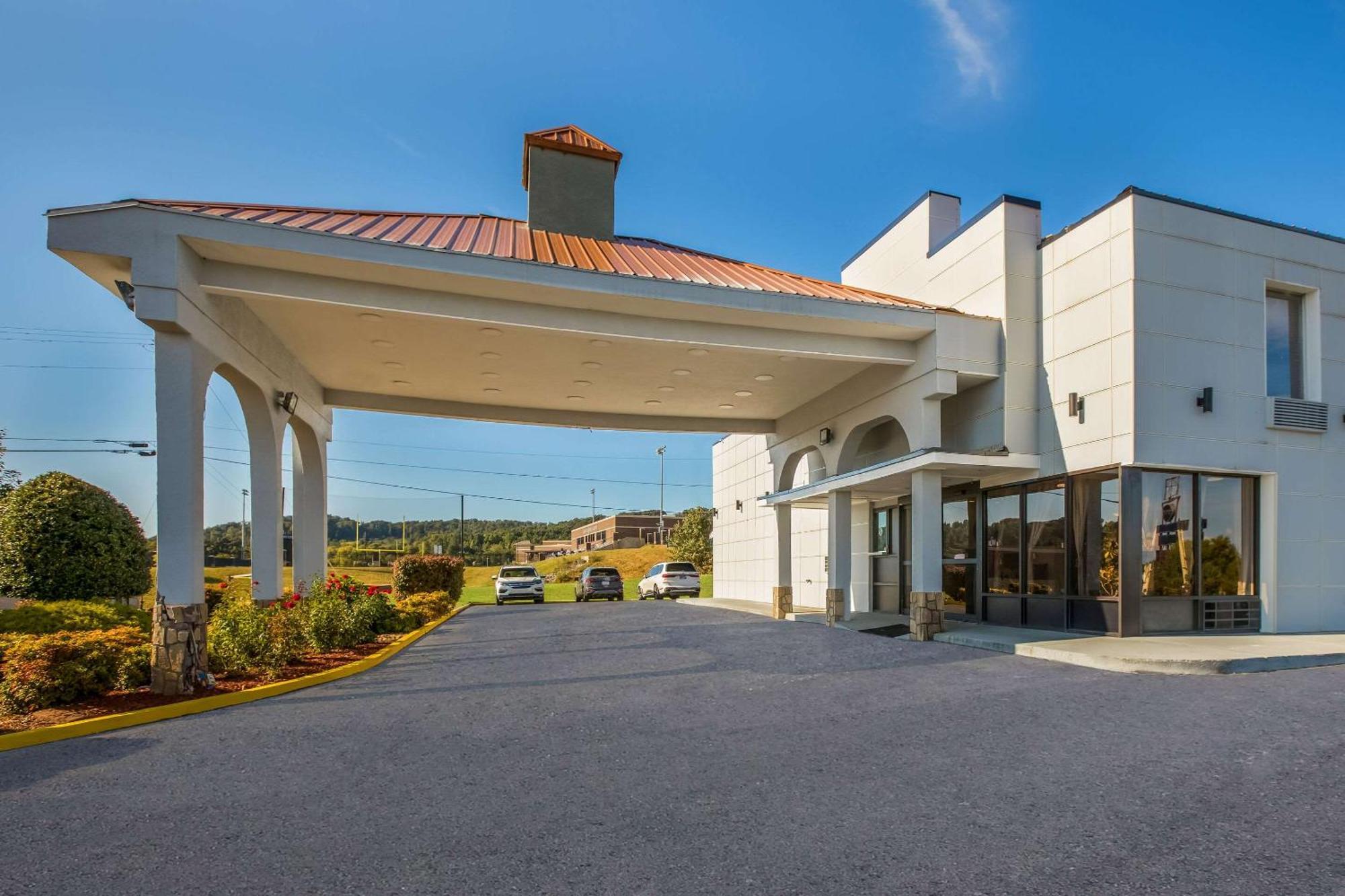 Econo Lodge White Pine Morristown I-81 & I-40 Split Экстерьер фото
