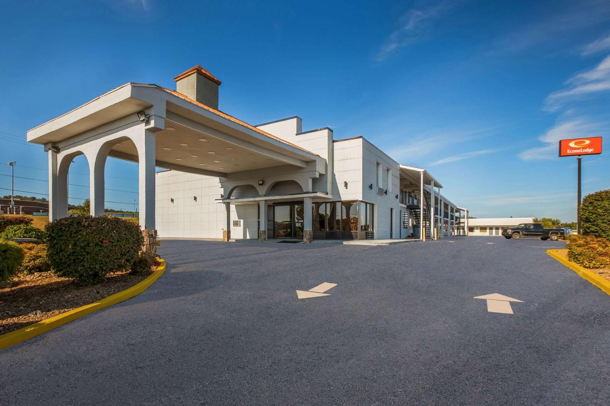 Econo Lodge White Pine Morristown I-81 & I-40 Split Экстерьер фото