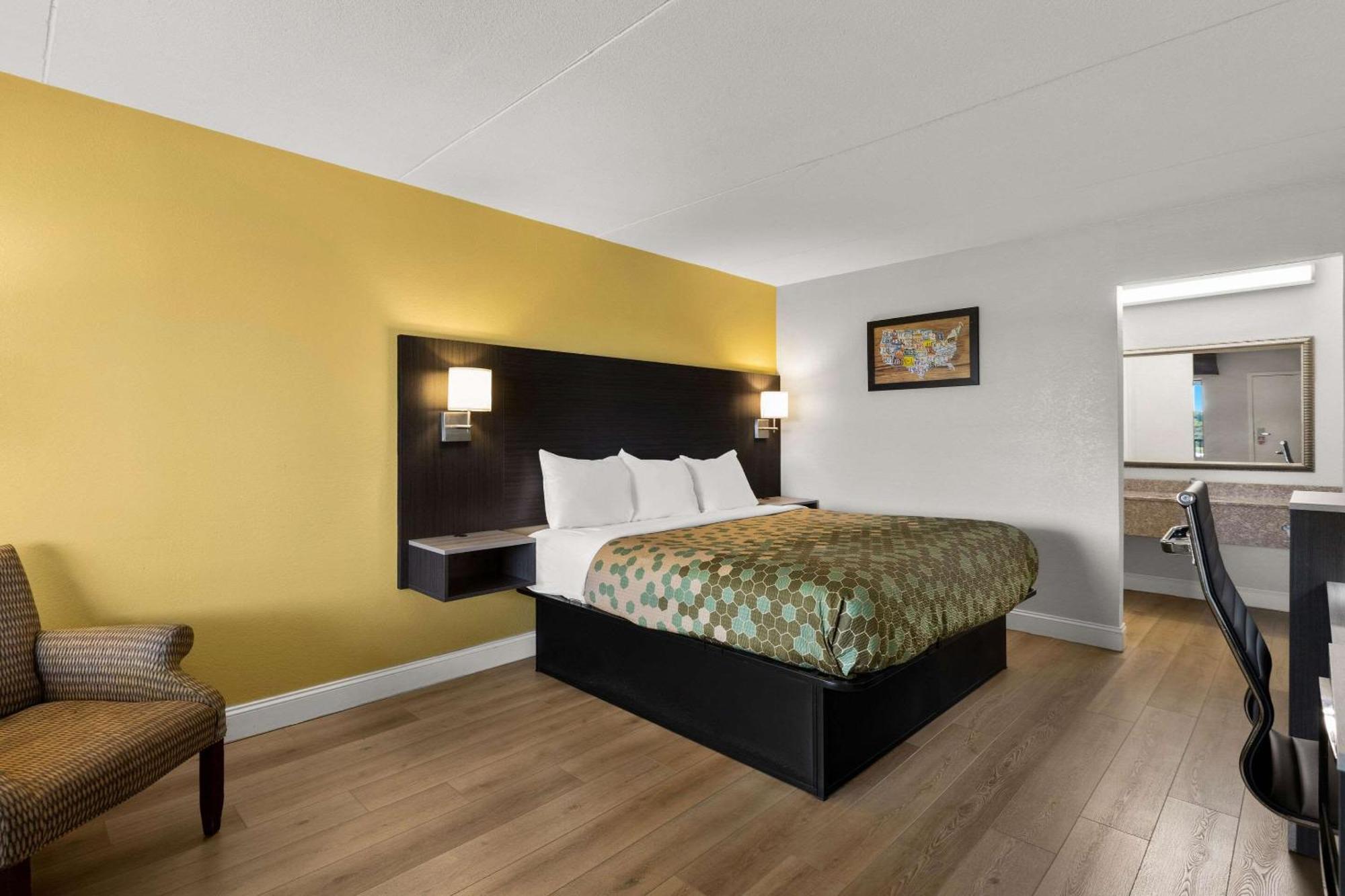 Econo Lodge White Pine Morristown I-81 & I-40 Split Экстерьер фото