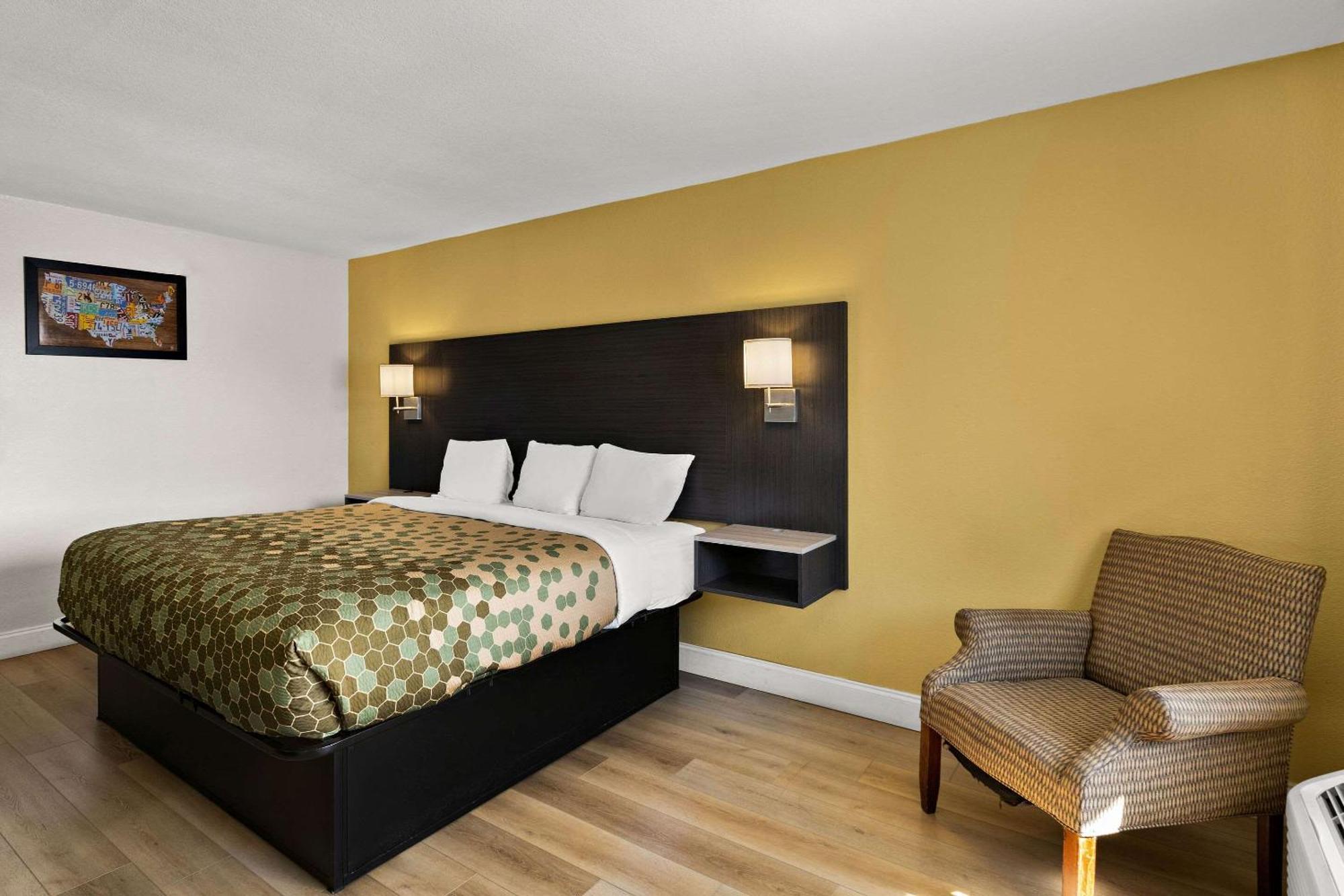 Econo Lodge White Pine Morristown I-81 & I-40 Split Экстерьер фото